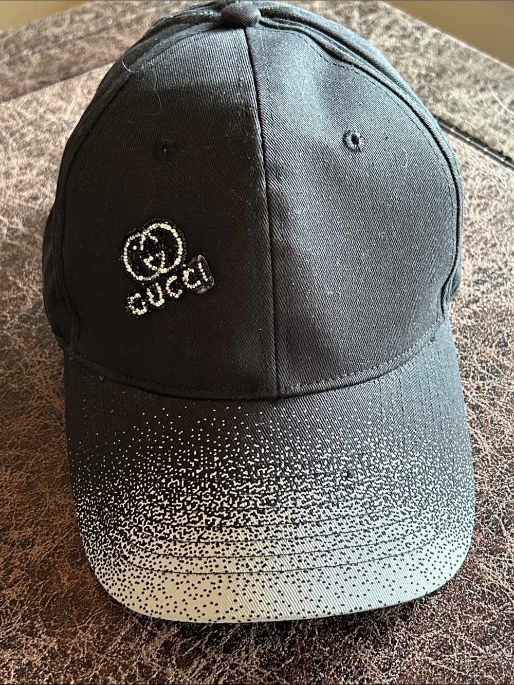 Fashion Gucci Black Baseball Cap with White Speckled Brim